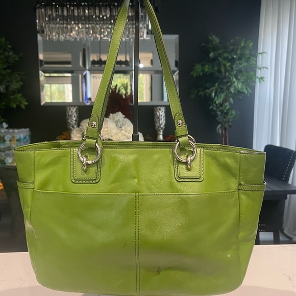 Coach Green Leather Tote Bag - Picture 5 of 9